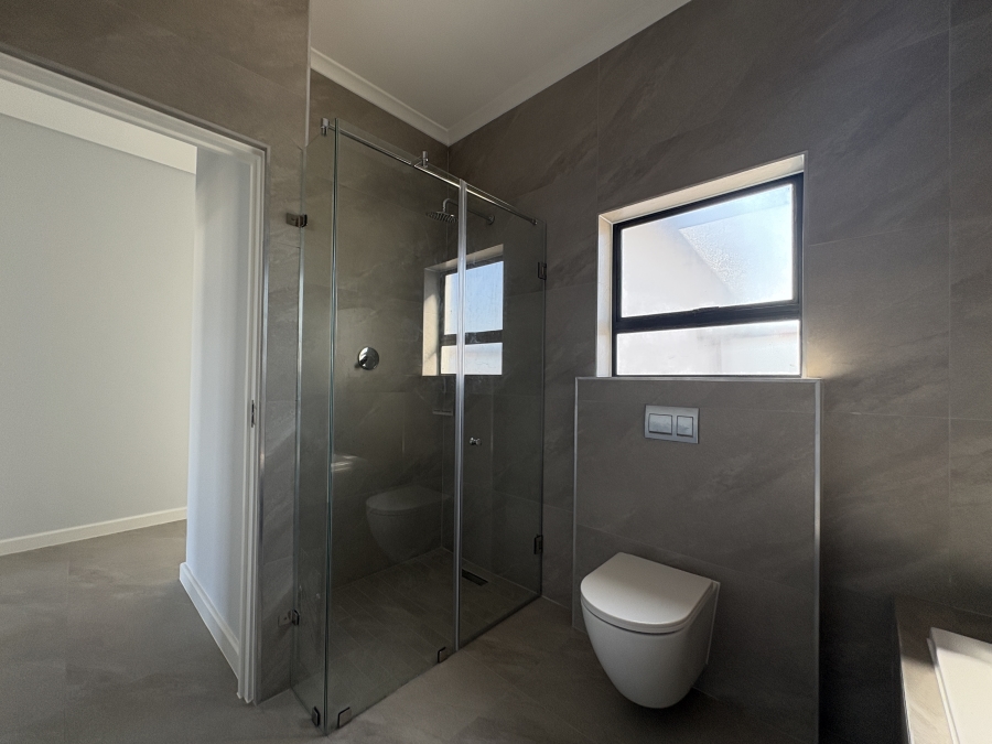 5 Bedroom Property for Sale in Sandown Western Cape